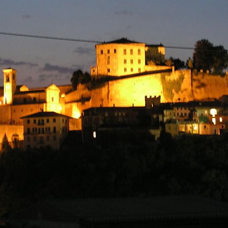Il Borgo B&B Castellinaldo Bagian luar foto