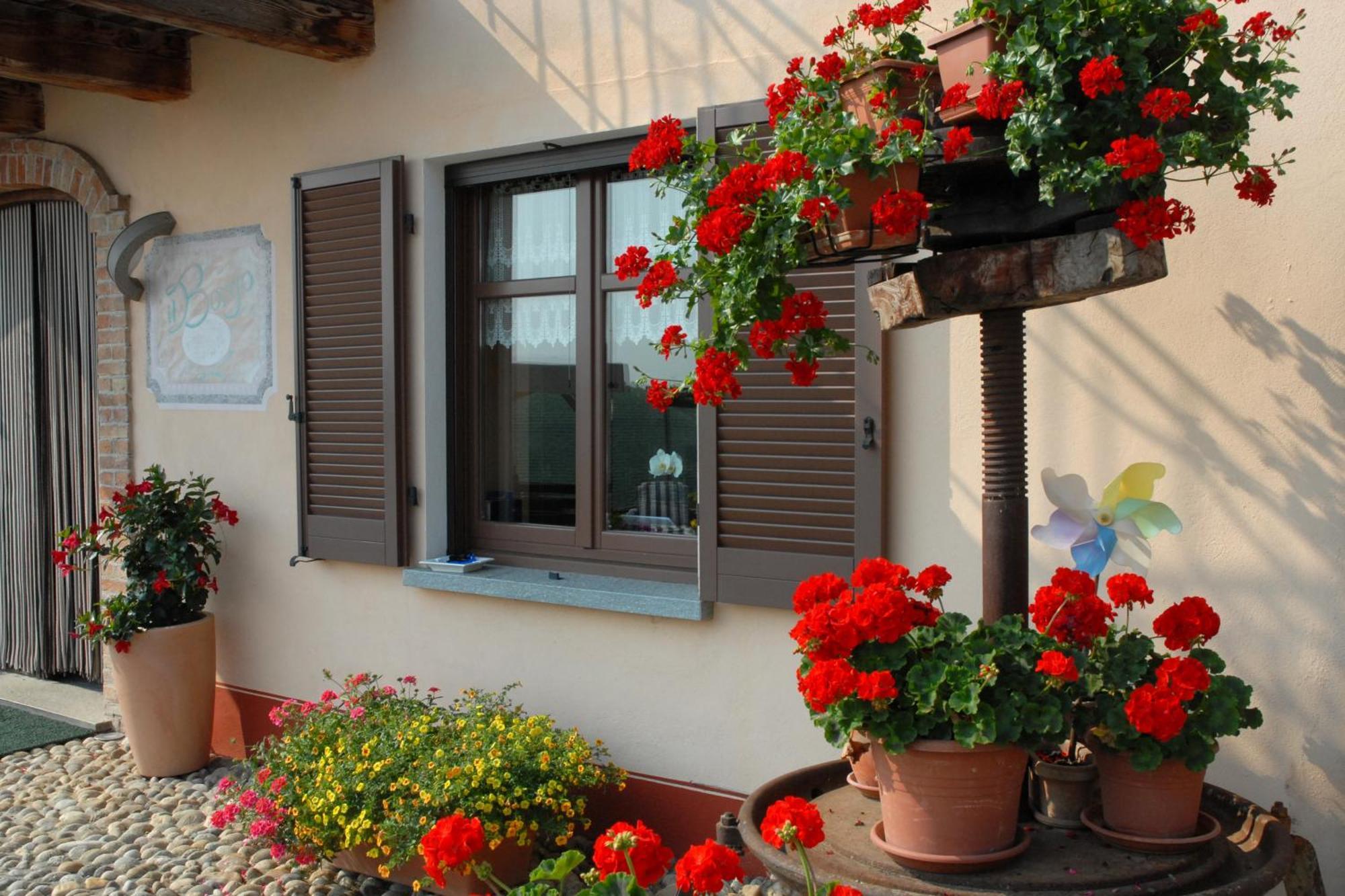Il Borgo B&B Castellinaldo Bagian luar foto