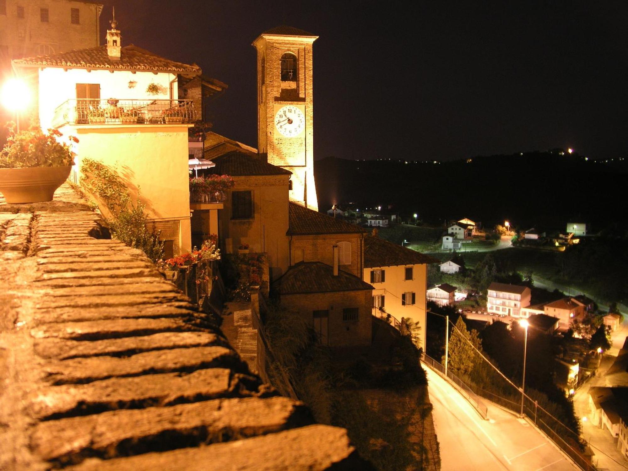Il Borgo B&B Castellinaldo Bagian luar foto