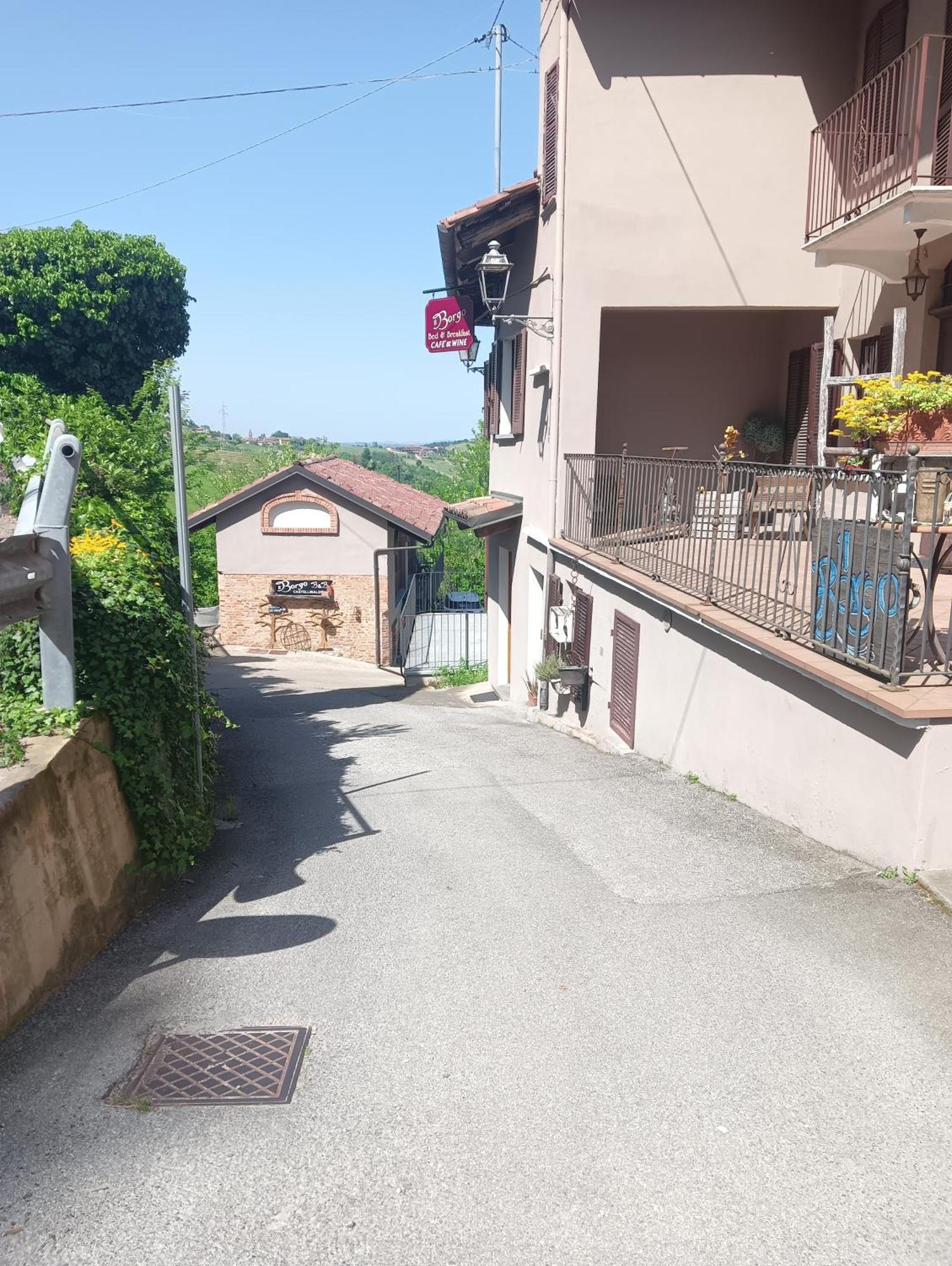 Il Borgo B&B Castellinaldo Bagian luar foto