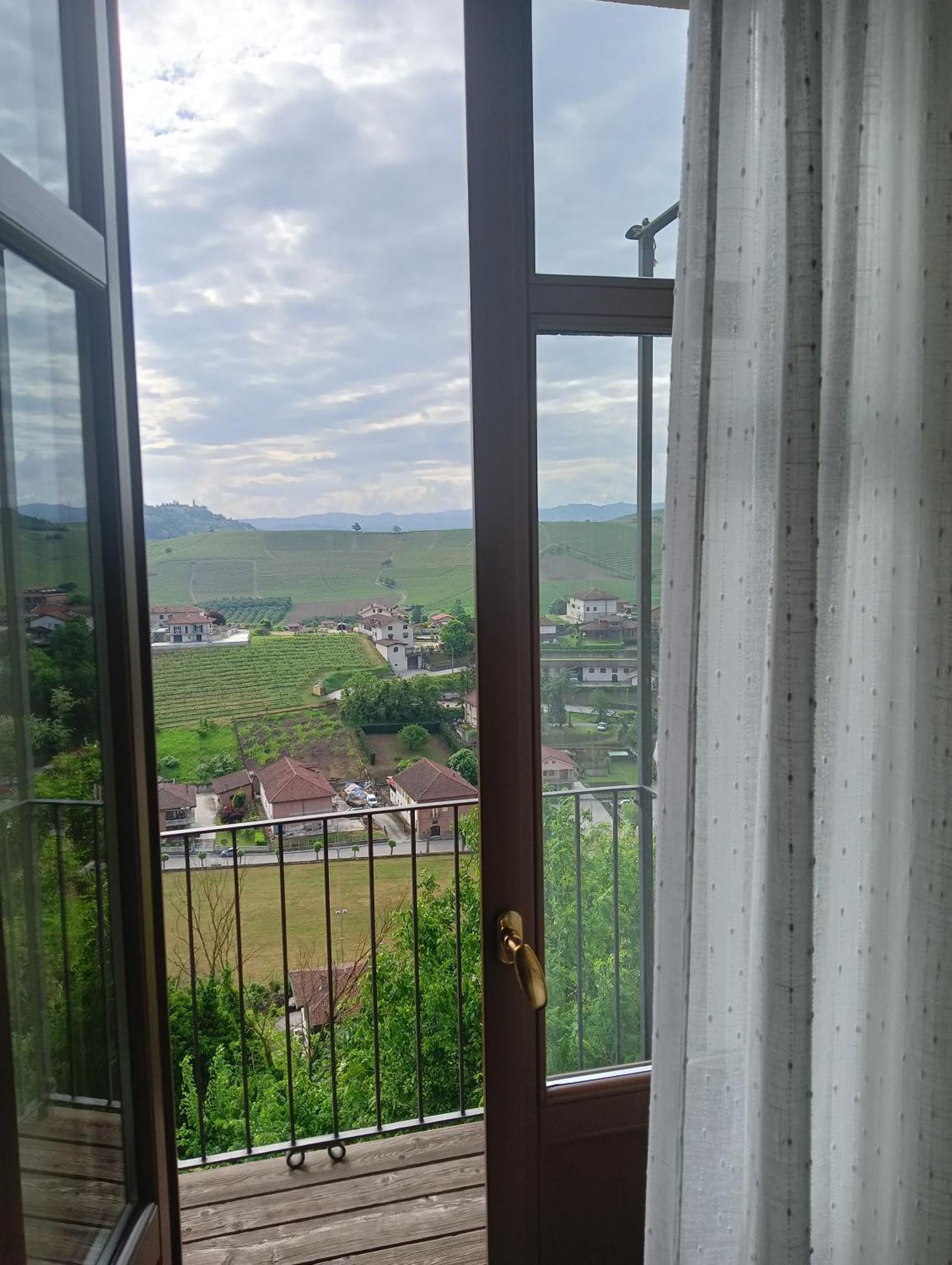 Il Borgo B&B Castellinaldo Bagian luar foto