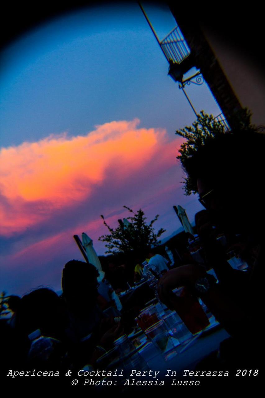 Il Borgo B&B Castellinaldo Bagian luar foto
