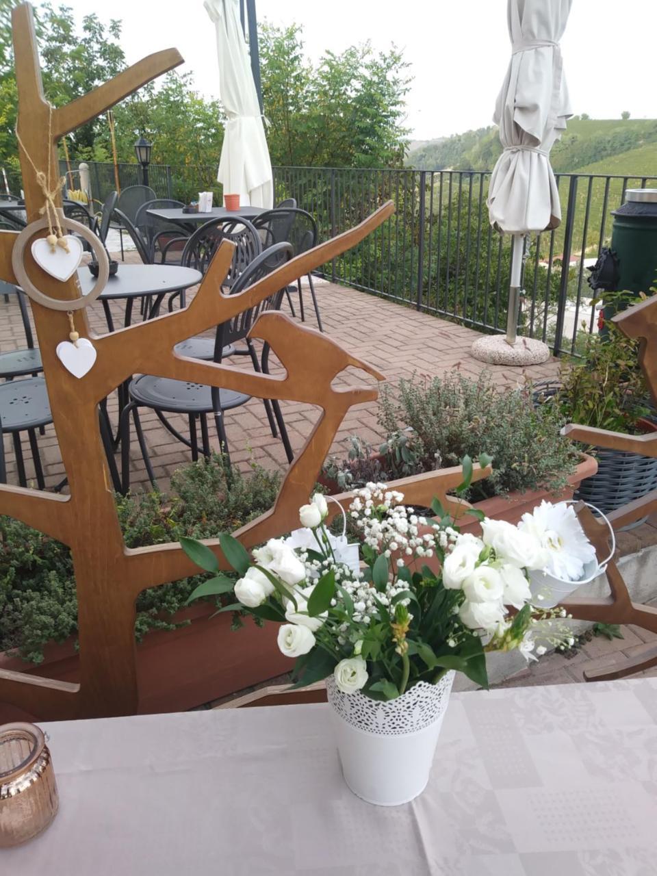 Il Borgo B&B Castellinaldo Bagian luar foto