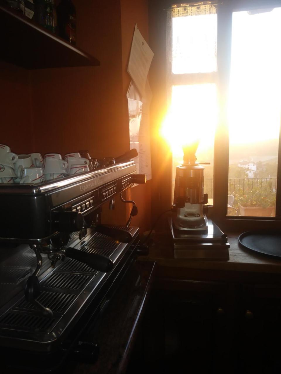 Il Borgo B&B Castellinaldo Bagian luar foto