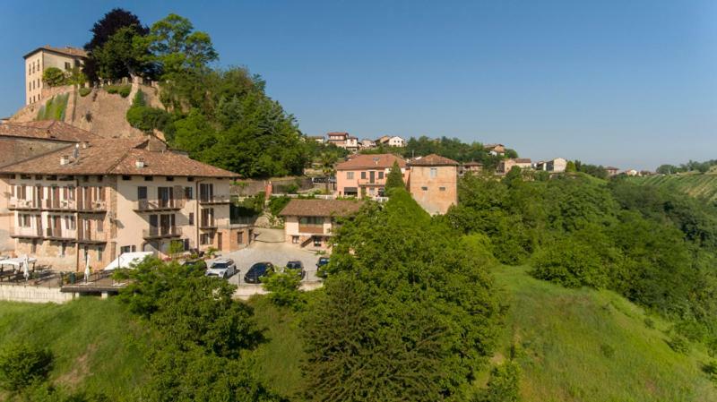 Il Borgo B&B Castellinaldo Bagian luar foto